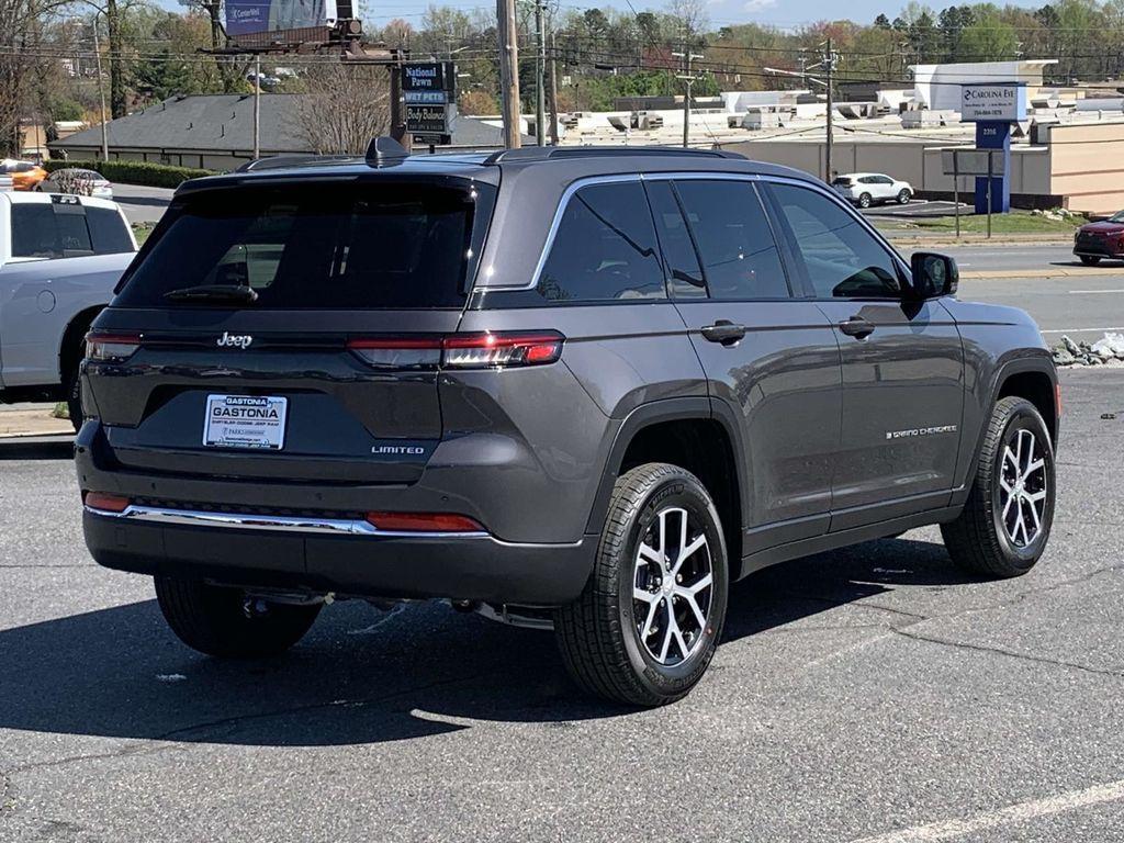 new 2025 Jeep Grand Cherokee car, priced at $39,745