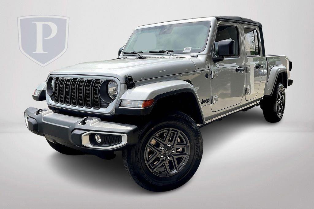 new 2024 Jeep Gladiator car, priced at $38,900