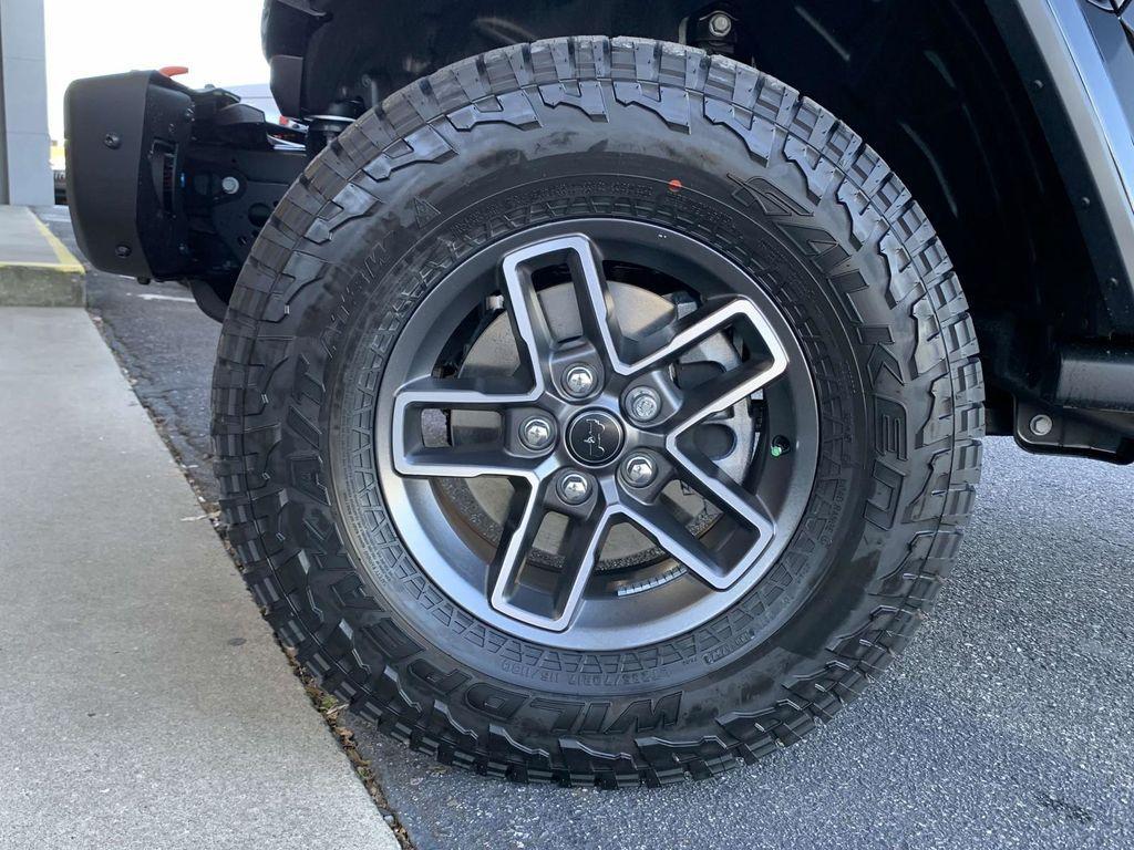 new 2025 Jeep Gladiator car, priced at $60,090