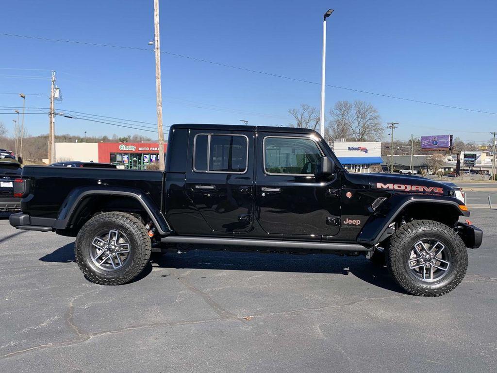 new 2025 Jeep Gladiator car, priced at $60,090