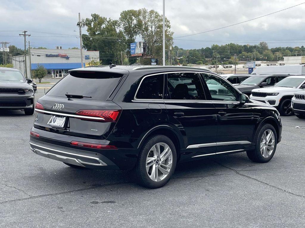 used 2024 Audi Q7 car, priced at $44,499
