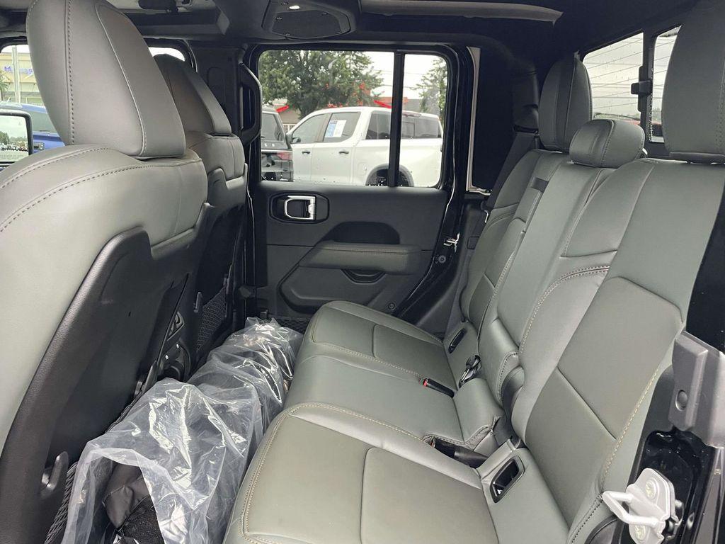 new 2025 Jeep Gladiator car, priced at $54,190