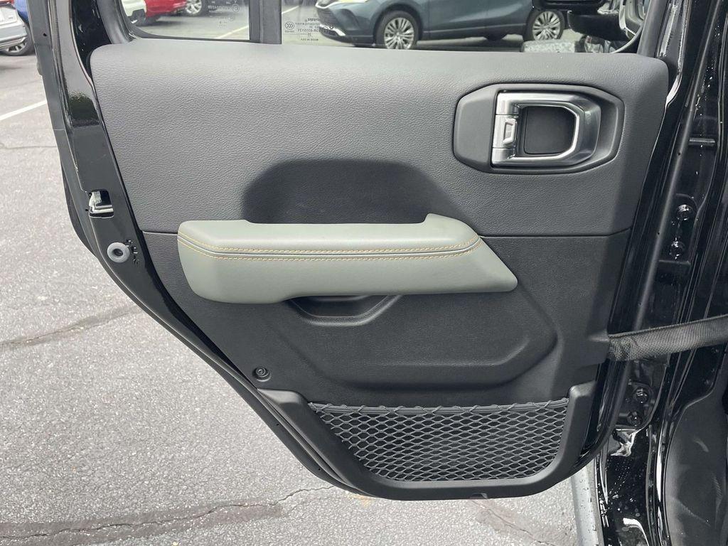 new 2025 Jeep Gladiator car, priced at $54,190