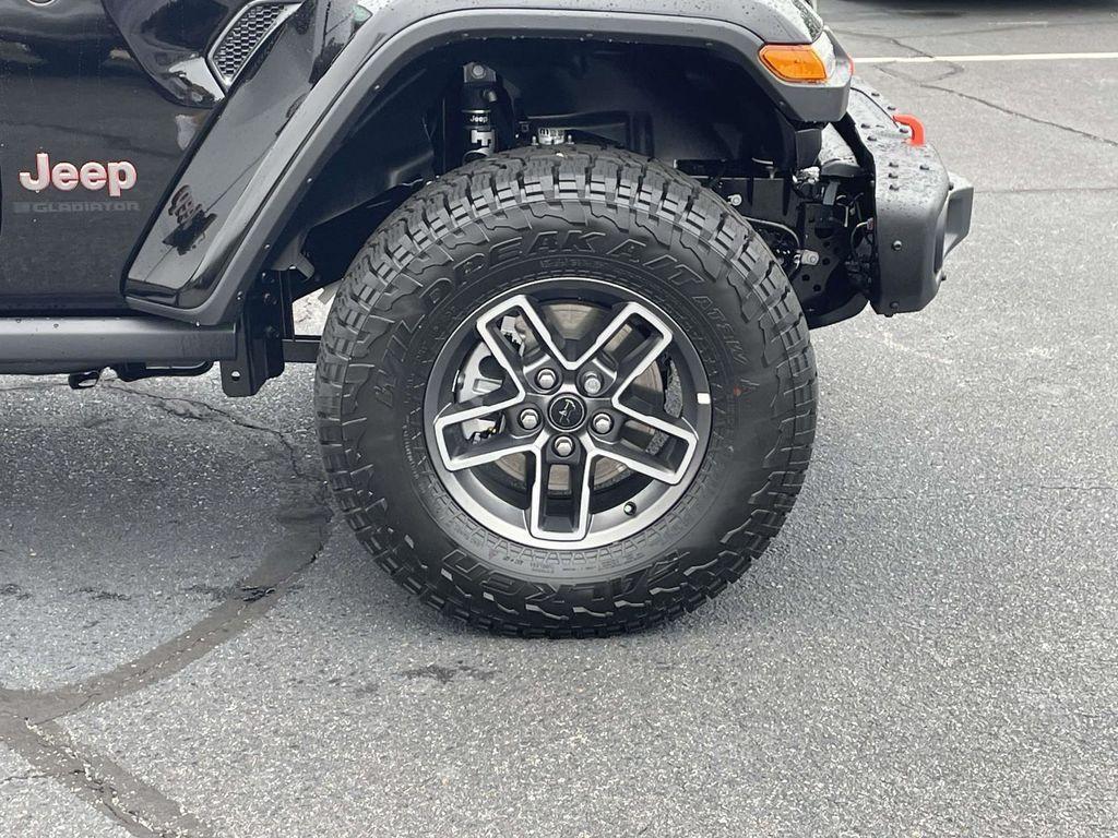 new 2025 Jeep Gladiator car, priced at $54,190
