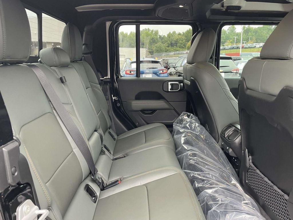 new 2025 Jeep Gladiator car, priced at $54,190