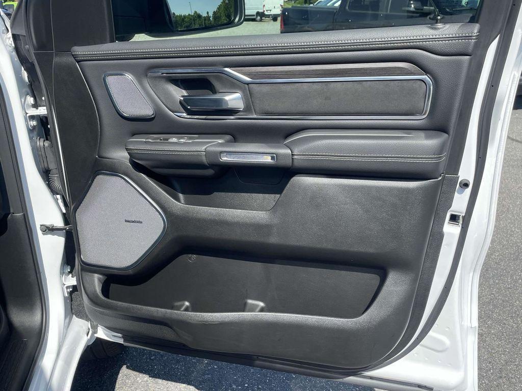 new 2025 Ram 1500 car