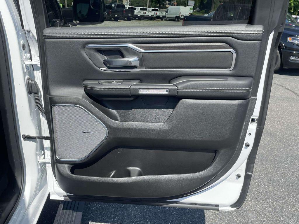 new 2025 Ram 1500 car