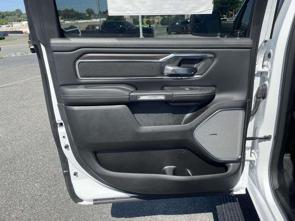 new 2025 Ram 1500 car