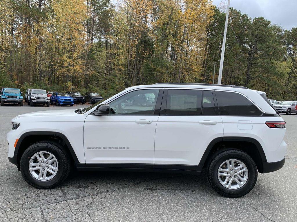 new 2025 Jeep Grand Cherokee car, priced at $34,125