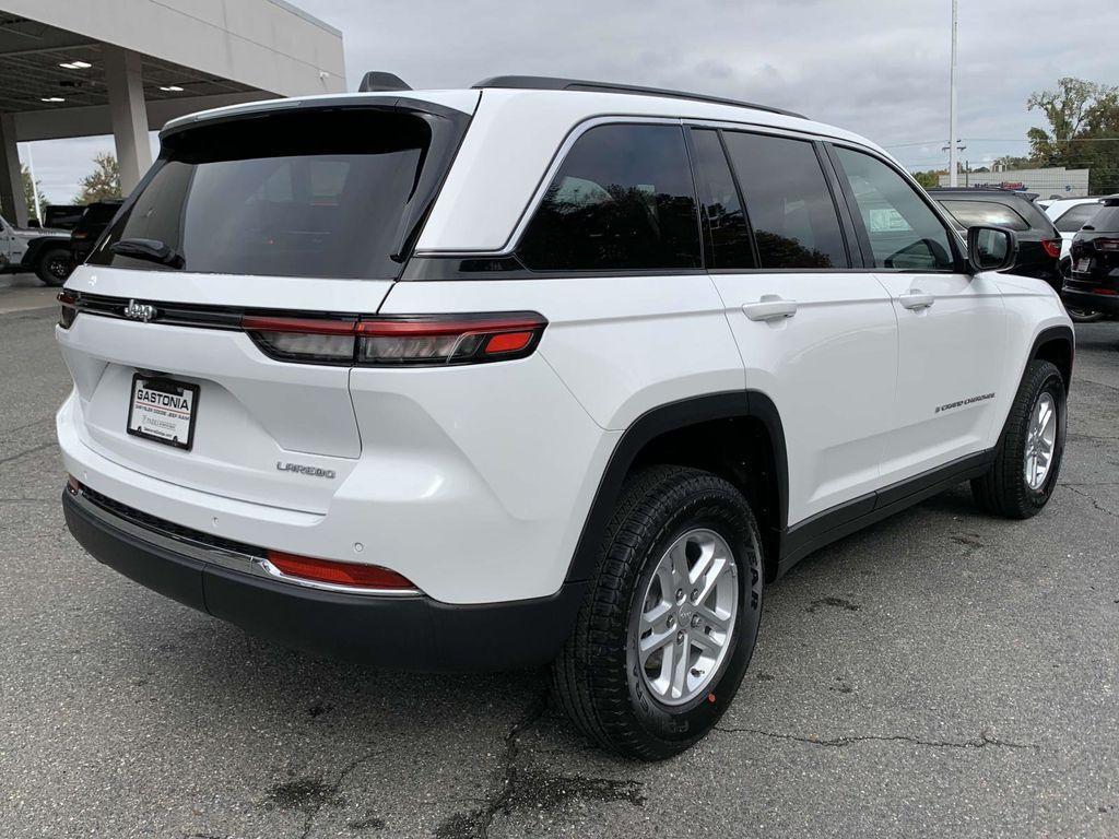 new 2025 Jeep Grand Cherokee car, priced at $34,125