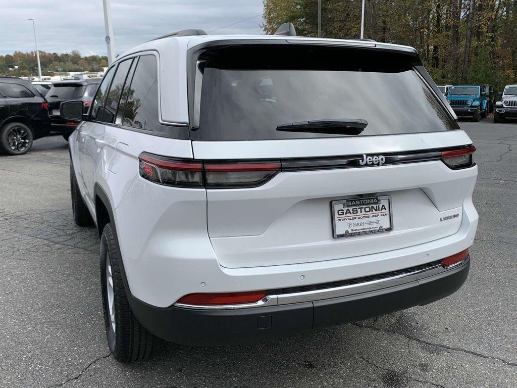 new 2025 Jeep Grand Cherokee car, priced at $34,125