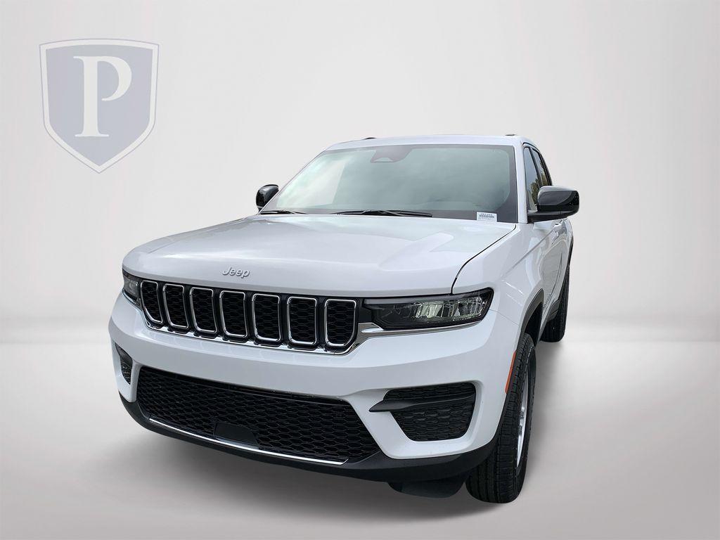 new 2025 Jeep Grand Cherokee car, priced at $34,125