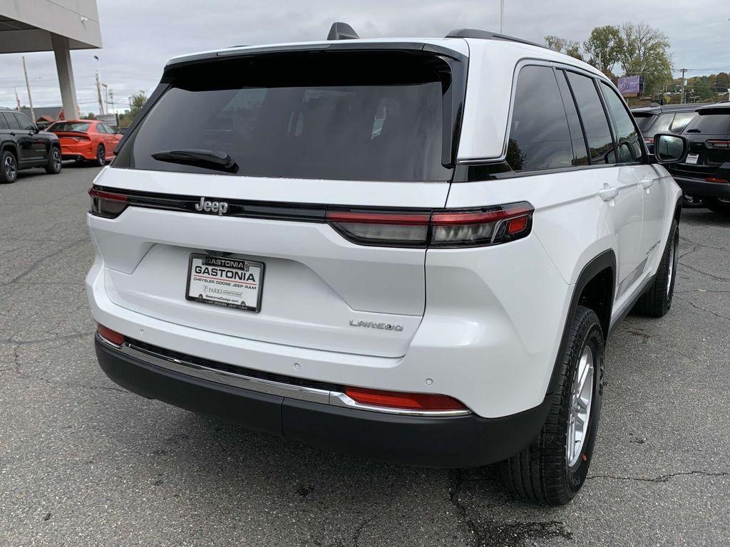 new 2025 Jeep Grand Cherokee car, priced at $34,125