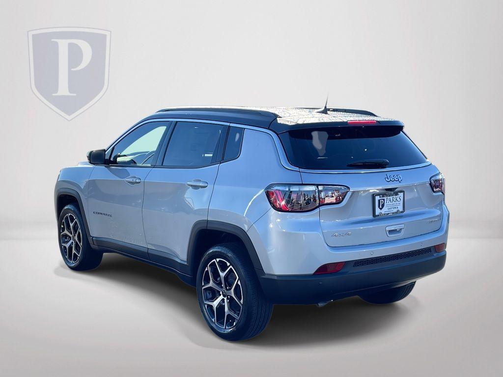 new 2026 Jeep Compass car, priced at $32,350