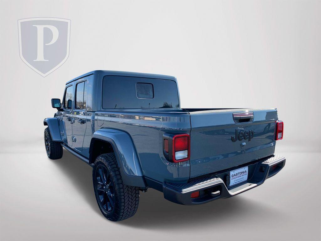 new 2025 Jeep Gladiator car, priced at $39,885