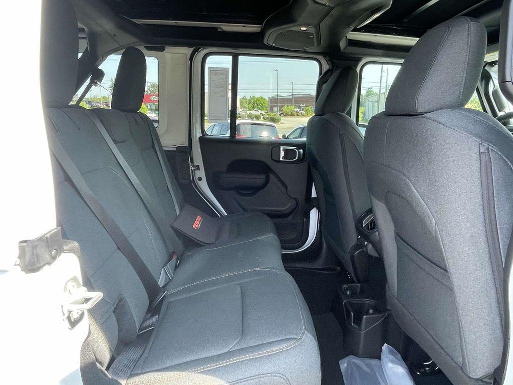 new 2025 Jeep Wrangler car