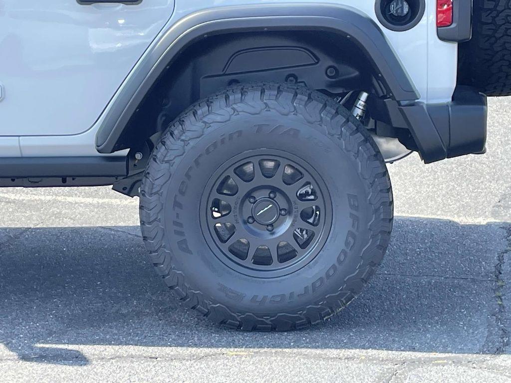 new 2025 Jeep Wrangler car