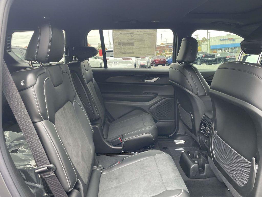 new 2025 Jeep Grand Cherokee L car, priced at $40,730