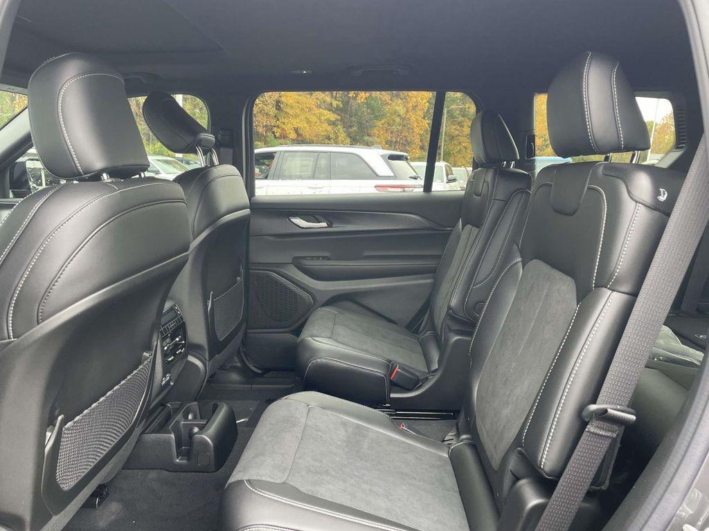 new 2025 Jeep Grand Cherokee L car, priced at $40,730