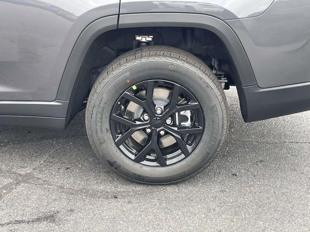 new 2025 Jeep Grand Cherokee L car, priced at $40,730