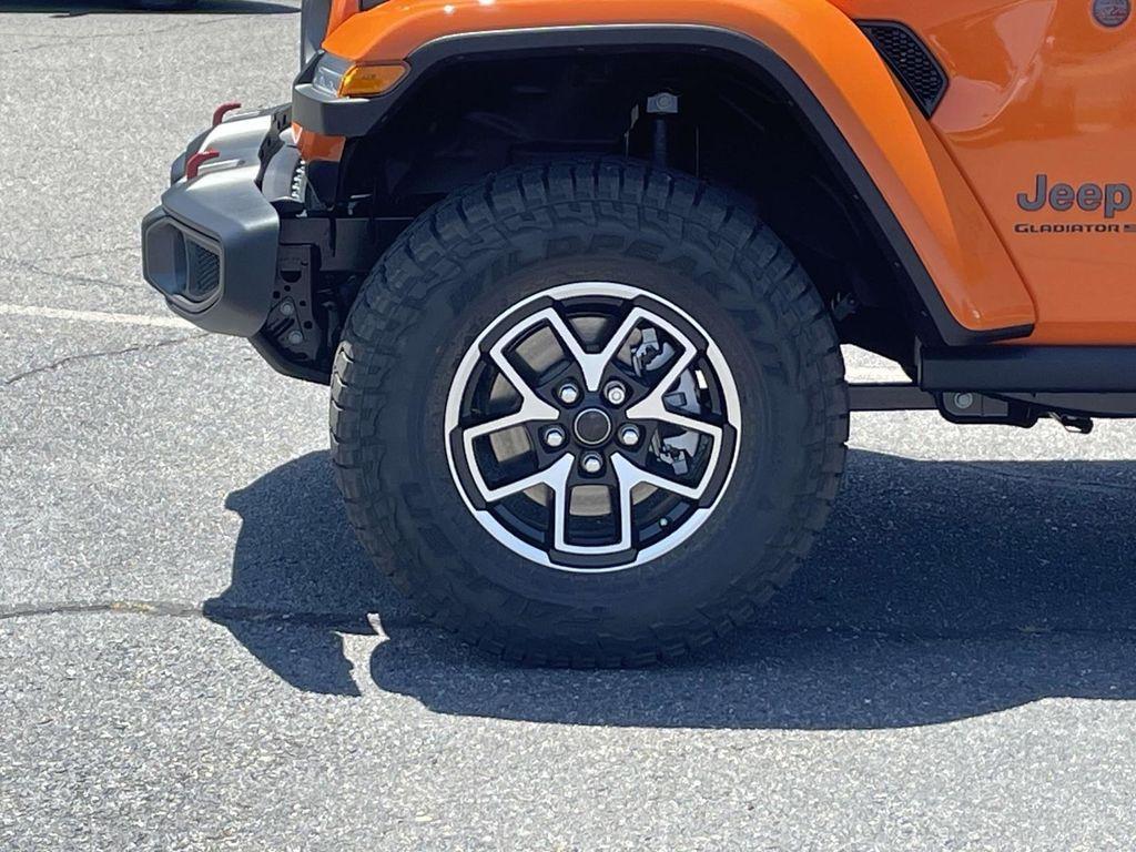 new 2025 Jeep Gladiator car, priced at $51,525