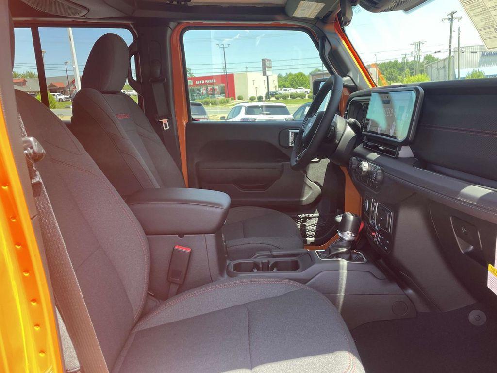 new 2025 Jeep Gladiator car, priced at $51,525
