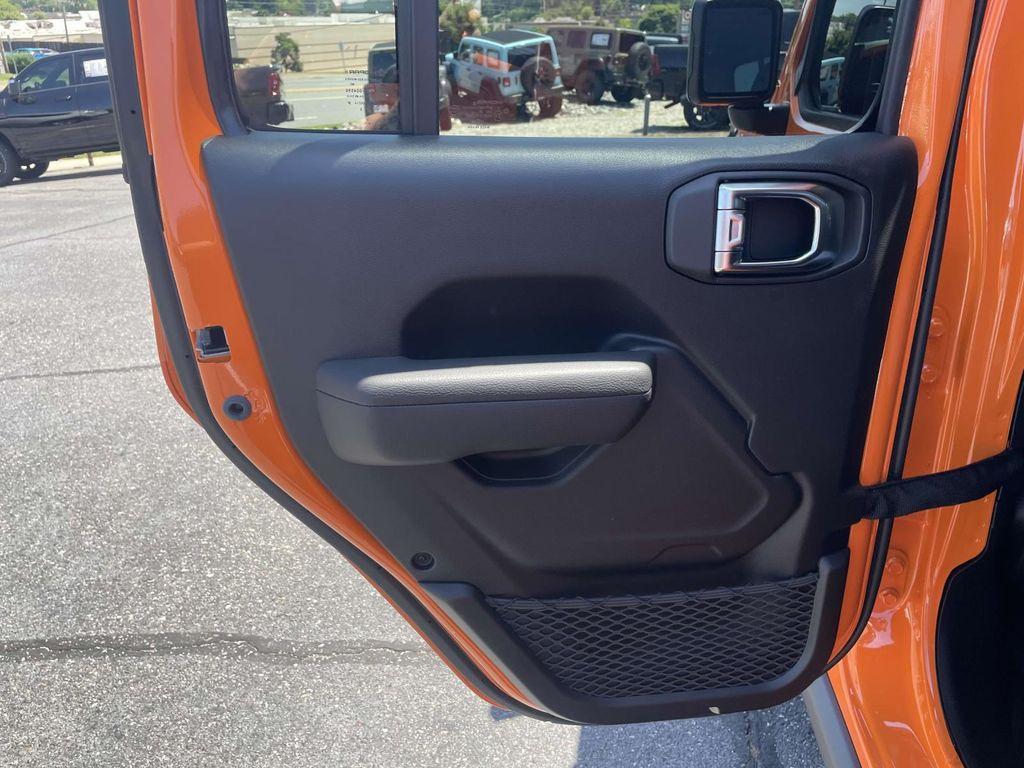 new 2025 Jeep Gladiator car, priced at $51,525