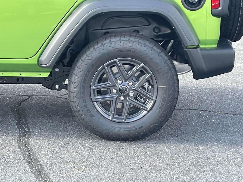 new 2025 Jeep Wrangler car, priced at $45,186