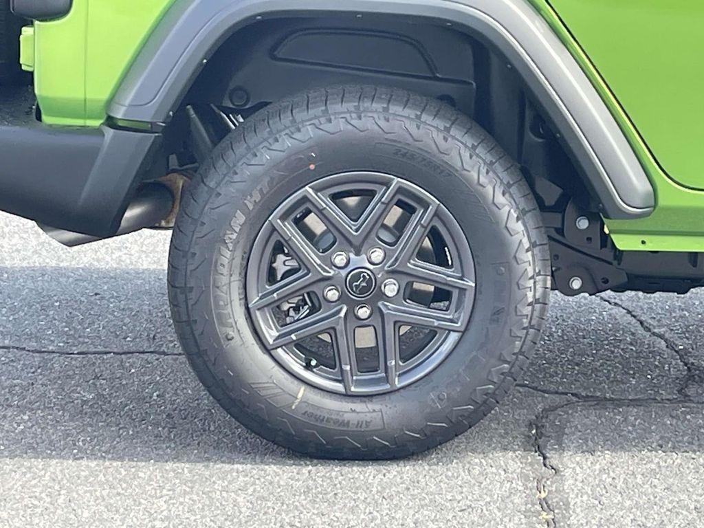 new 2025 Jeep Wrangler car, priced at $45,186