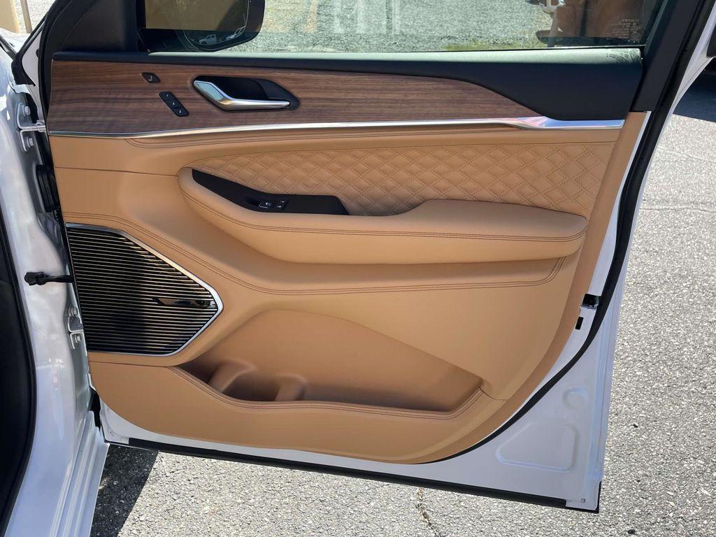 new 2025 Jeep Grand Cherokee L car, priced at $66,805