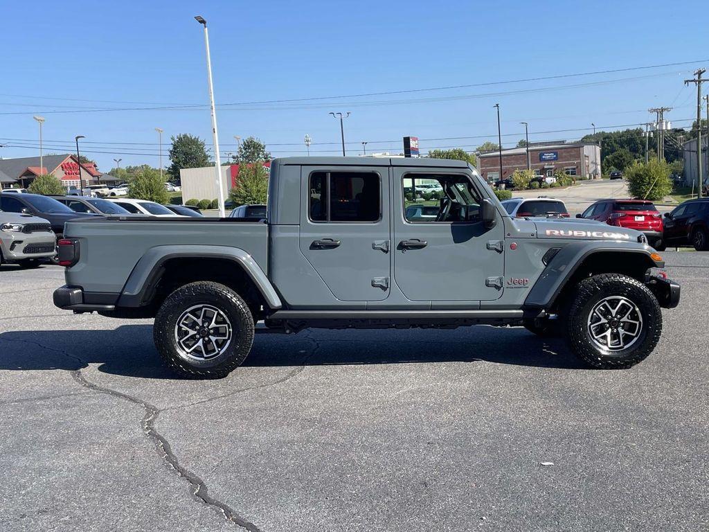 new 2025 Jeep Gladiator car, priced at $54,915
