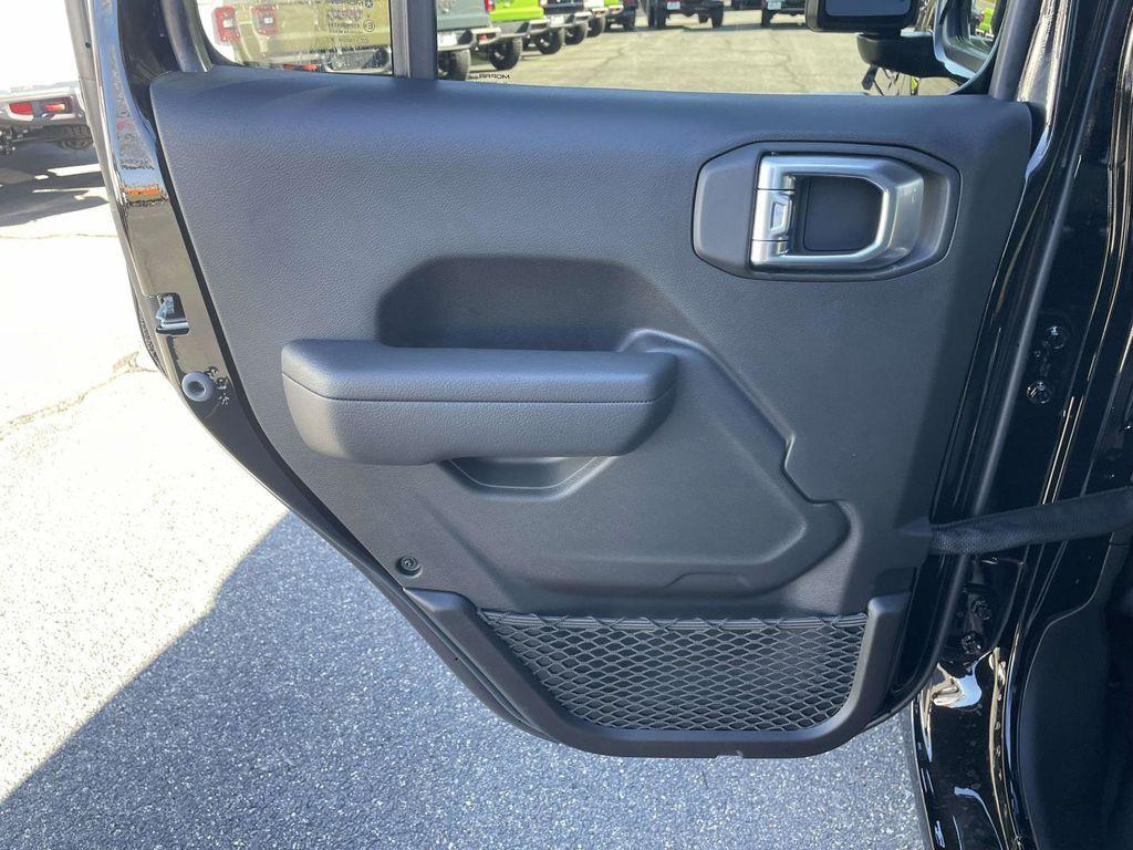 new 2026 Jeep Wrangler car, priced at $48,625