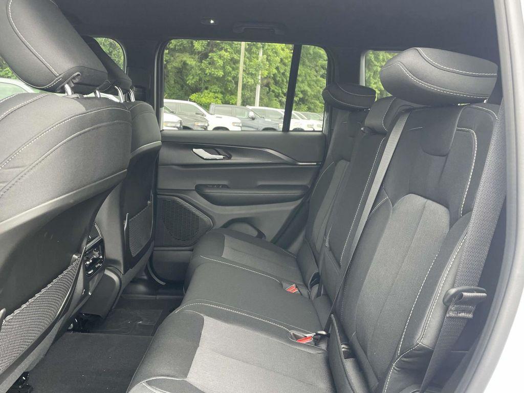 new 2025 Jeep Grand Cherokee car, priced at $32,030