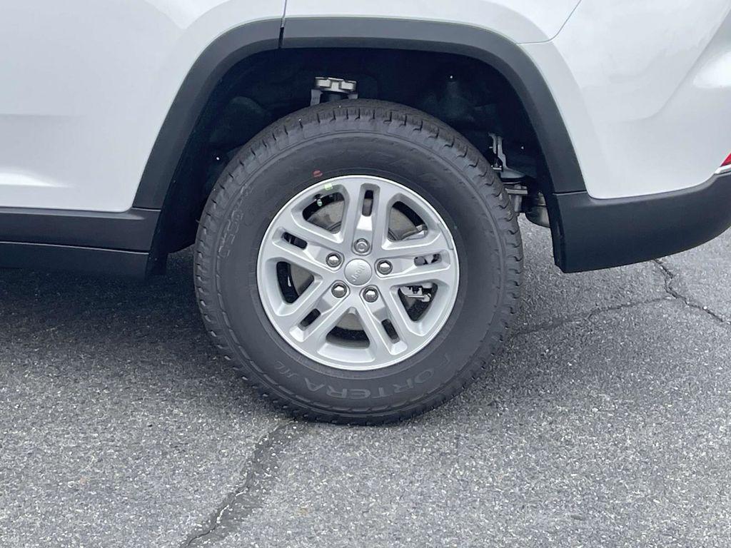 new 2025 Jeep Grand Cherokee car, priced at $32,030