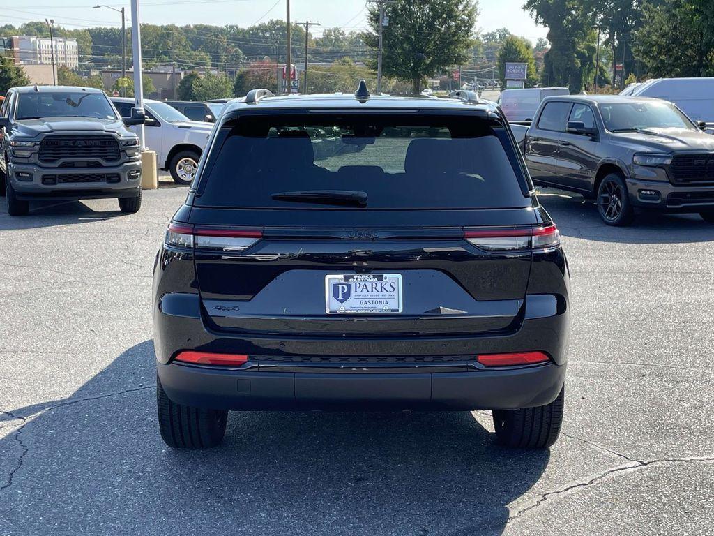 new 2025 Jeep Grand Cherokee car, priced at $41,125