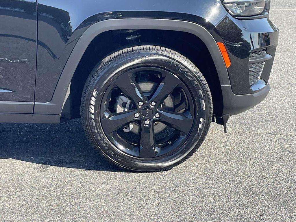 new 2025 Jeep Grand Cherokee car, priced at $41,125