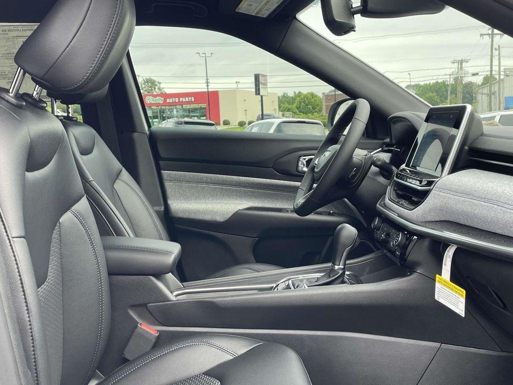 new 2025 Jeep Compass car, priced at $27,665