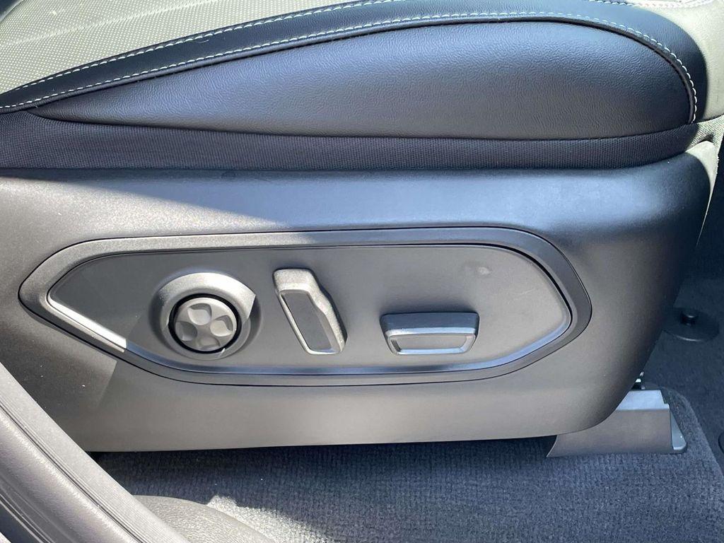 new 2025 Jeep Grand Cherokee L car