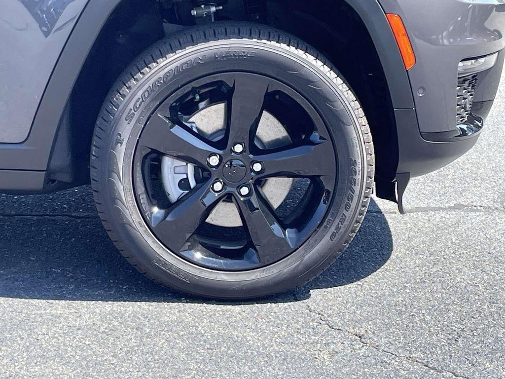 new 2025 Jeep Grand Cherokee L car