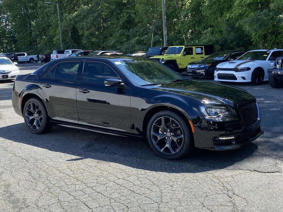 new 2023 Chrysler 300 car, priced at $39,995