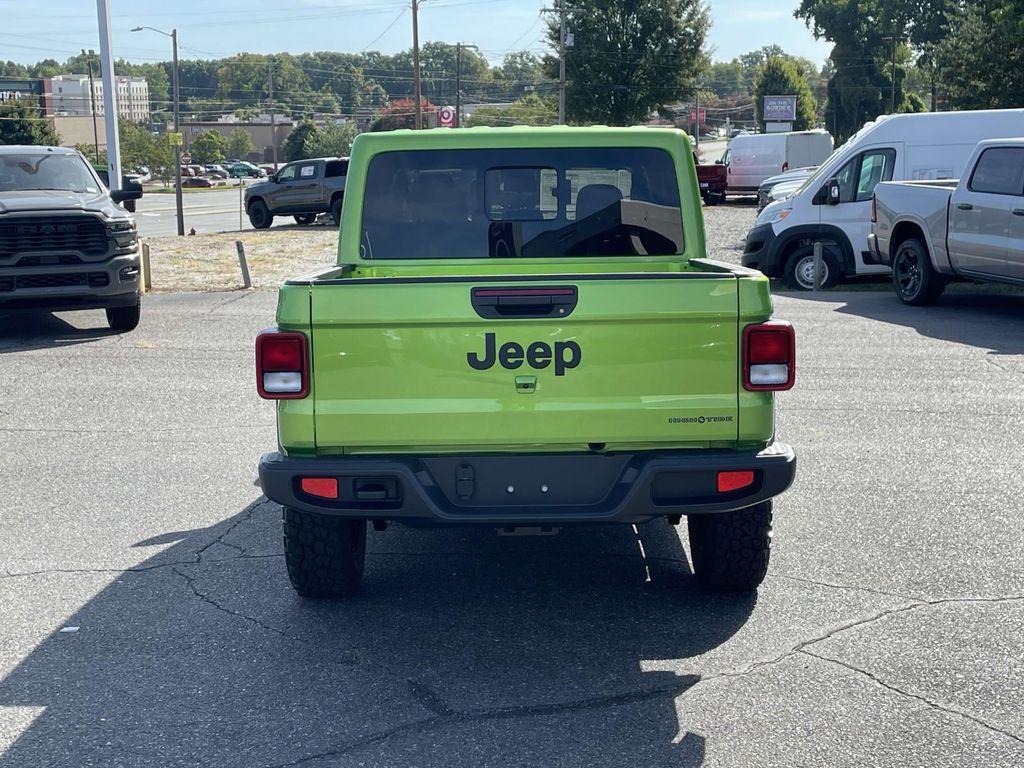 new 2025 Jeep Gladiator car, priced at $41,605