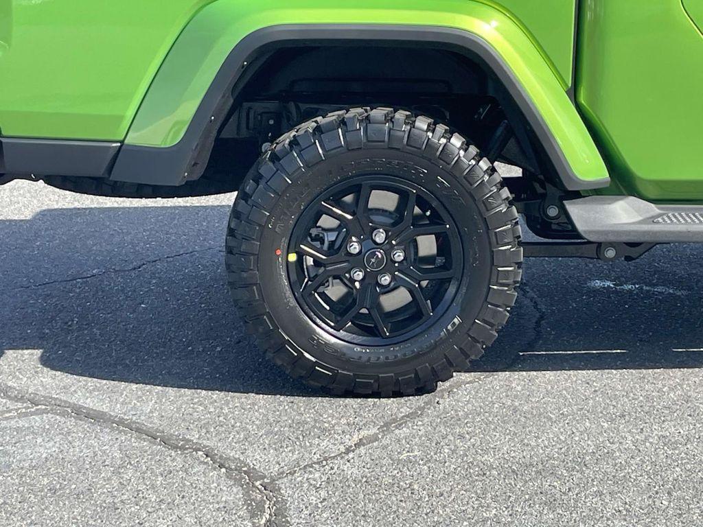 new 2025 Jeep Gladiator car, priced at $41,605