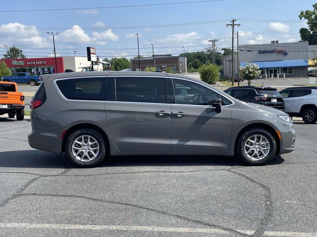new 2025 Chrysler Pacifica car, priced at $42,247