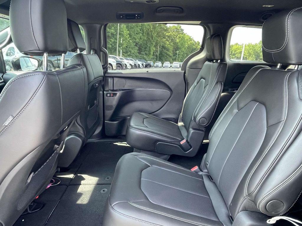 new 2025 Chrysler Pacifica car, priced at $42,247
