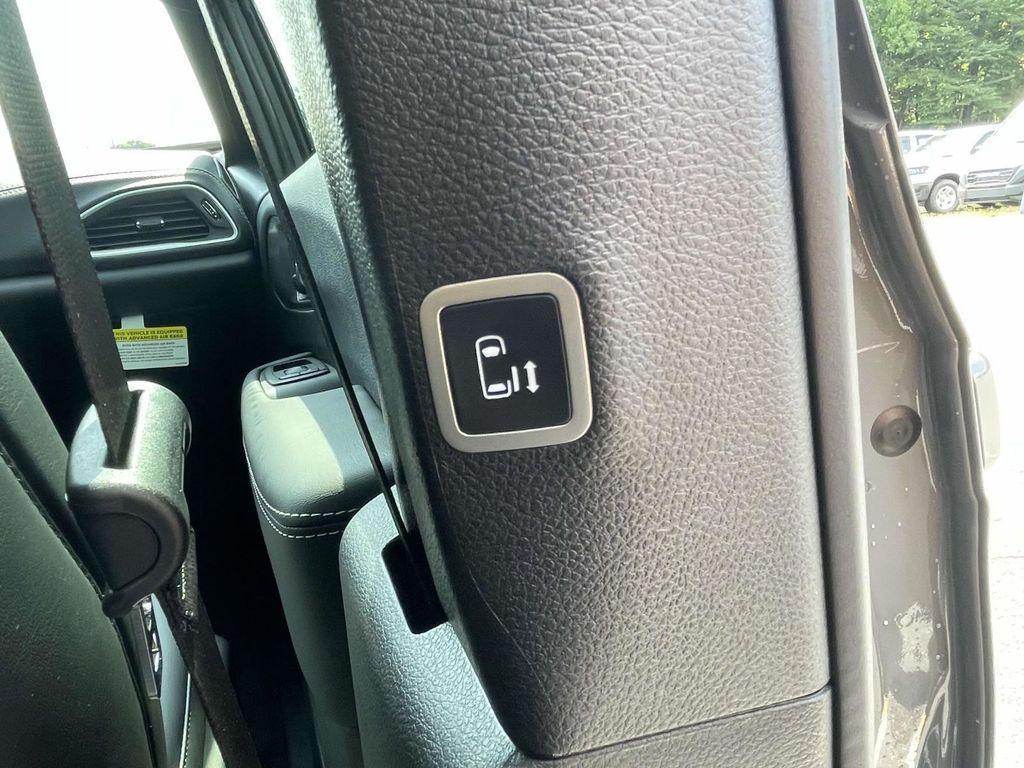 new 2025 Chrysler Pacifica car, priced at $42,247