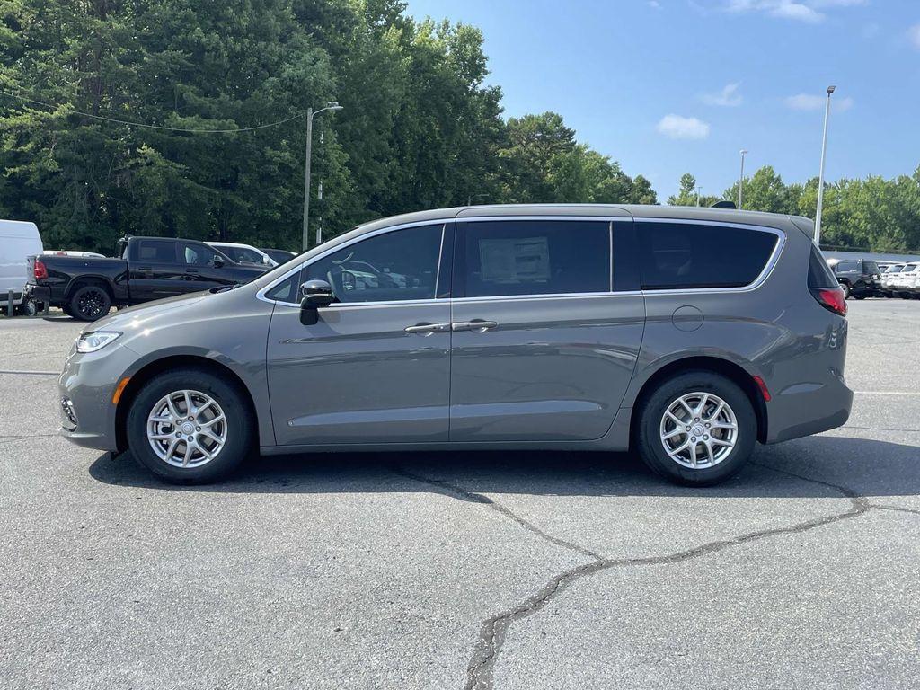 new 2025 Chrysler Pacifica car, priced at $42,247