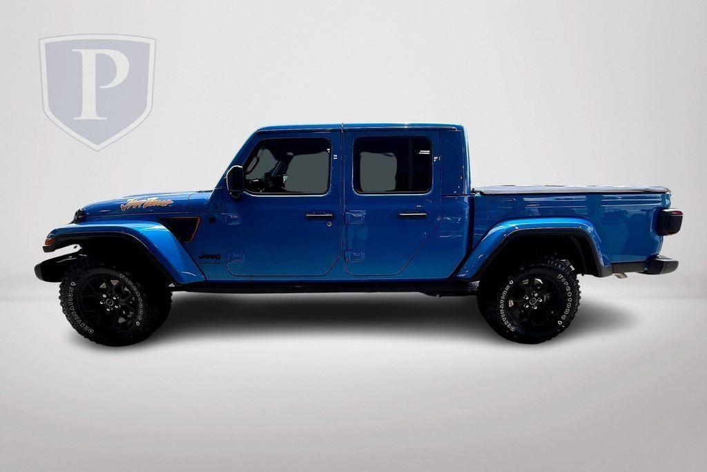 new 2024 Jeep Gladiator car, priced at $52,220