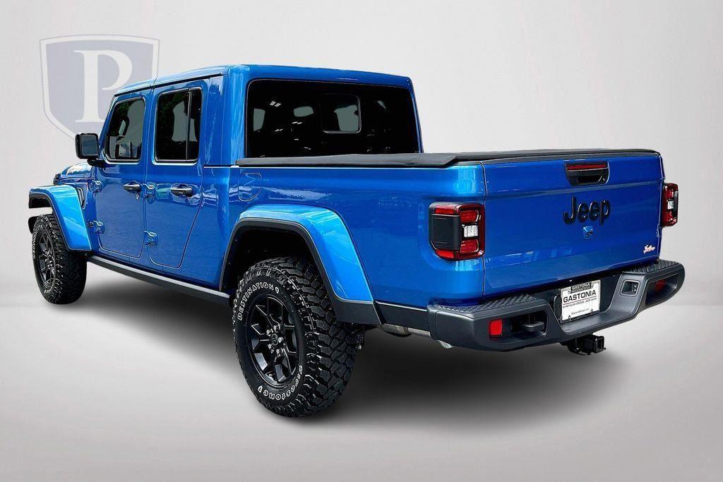 new 2024 Jeep Gladiator car, priced at $52,220