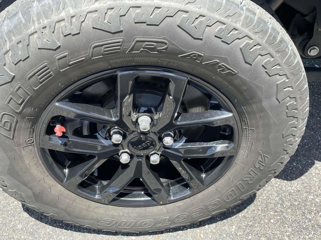 used 2022 Jeep Gladiator car, priced at $33,164