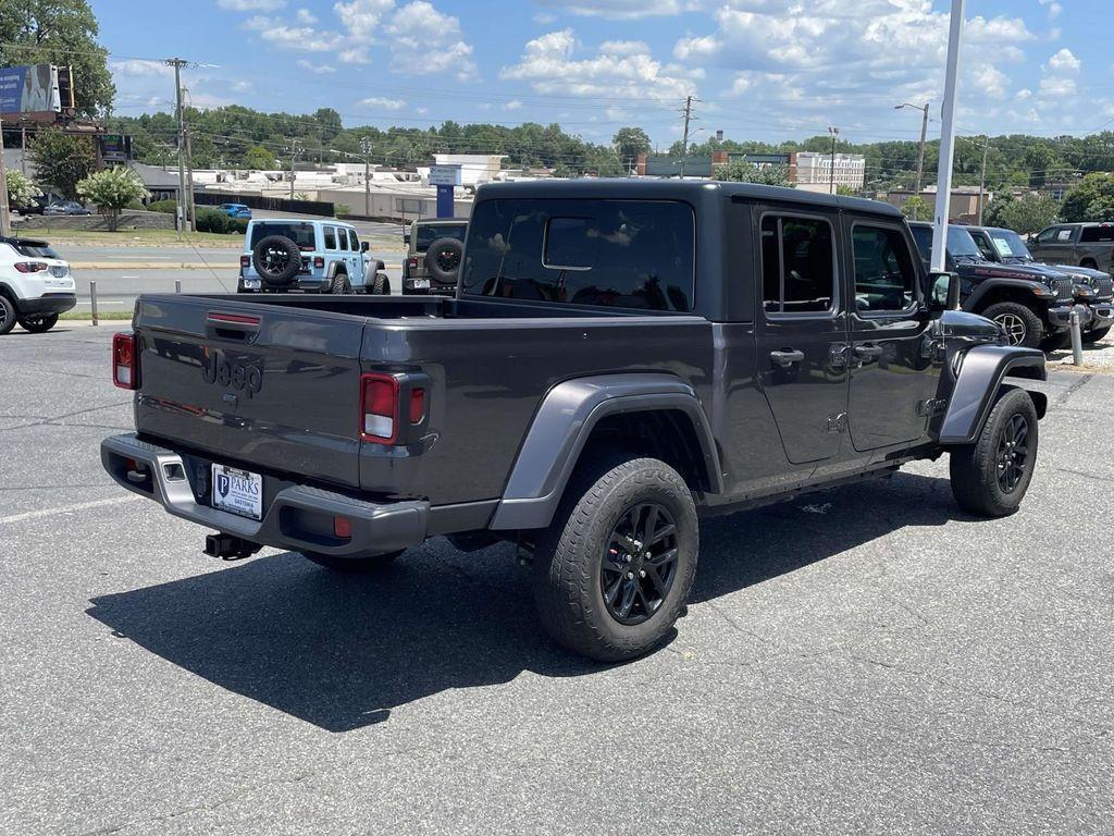 used 2022 Jeep Gladiator car, priced at $33,164